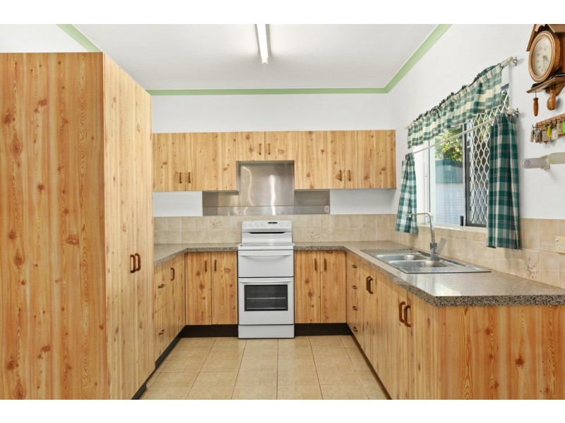 29 Wesel Street, Bentley Park QLD 4869