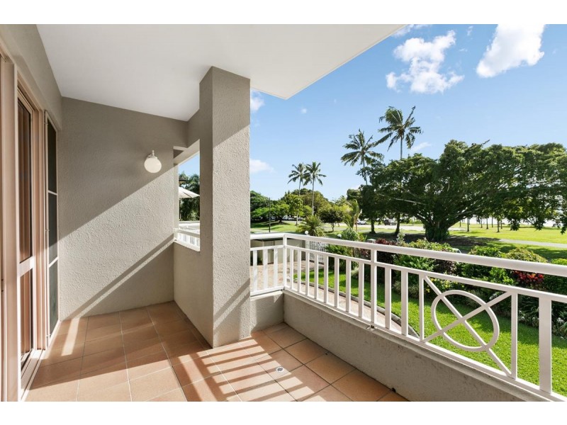 8/267 Esplanade, Cairns North QLD 4870