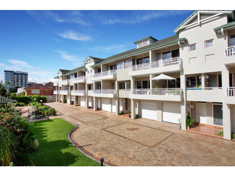 8/267 Esplanade, Cairns North QLD 4870