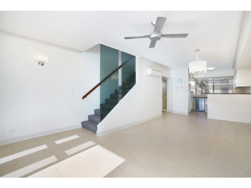 8/267 Esplanade, Cairns North QLD 4870