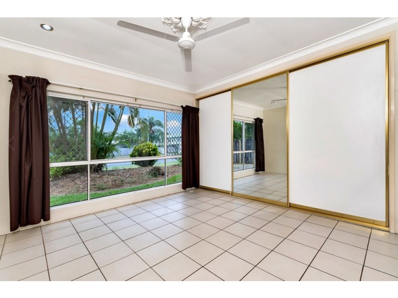 Bentley Park QLD 4869
