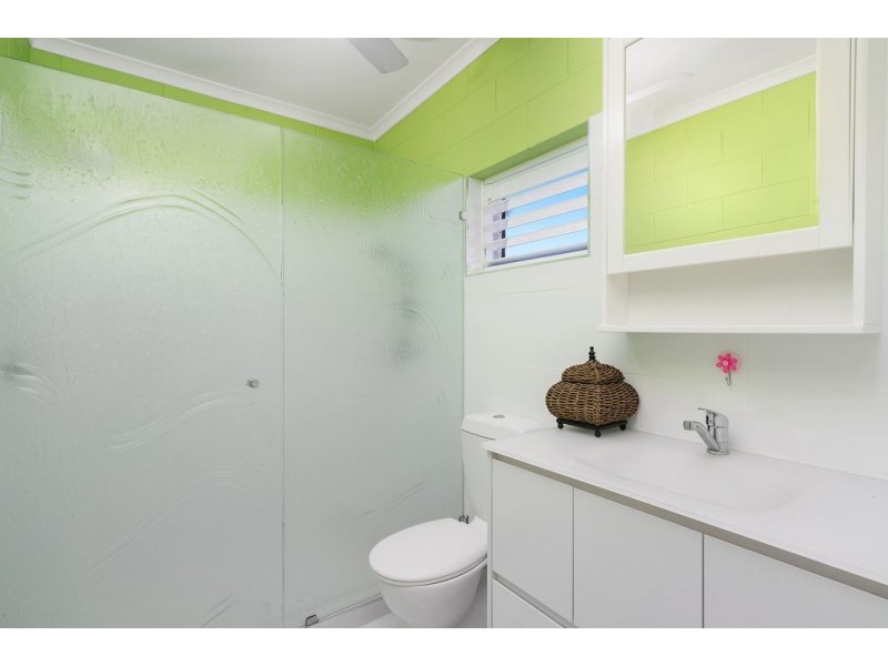 Bentley Park QLD 4869