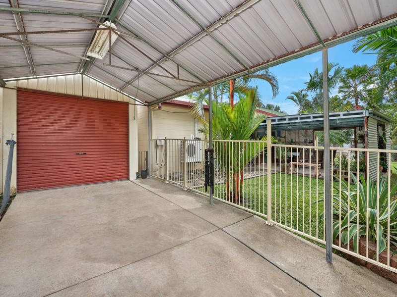 1 Lorraine Close, Bentley Park QLD 4869