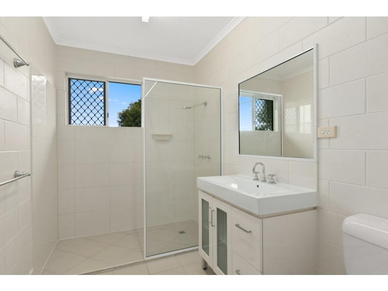 1 Bounty Close, Bentley Park QLD 4869