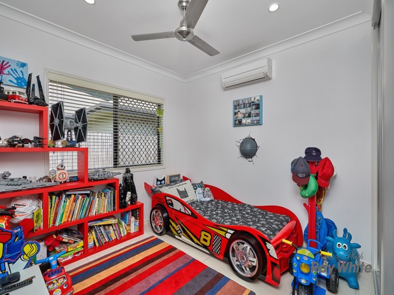 11 Lockyer Crescent, Bentley Park QLD 4869
