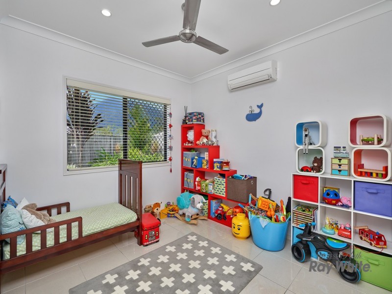11 Lockyer Crescent, Bentley Park QLD 4869