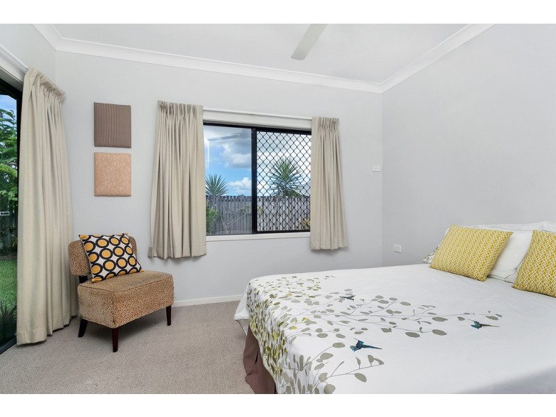 4 Whela Close, Bentley Park QLD 4869