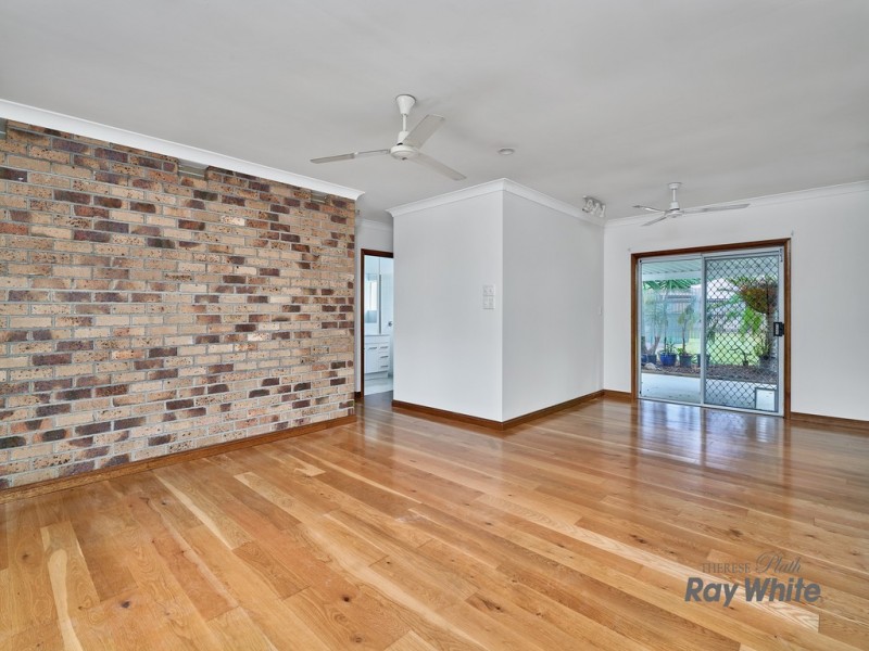 Bentley Park QLD 4869
