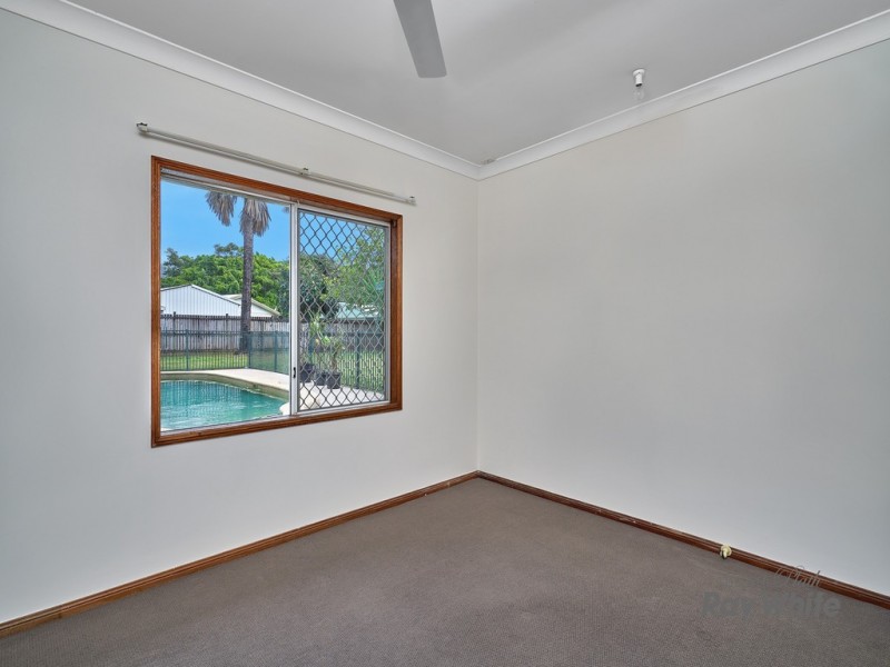 Bentley Park QLD 4869