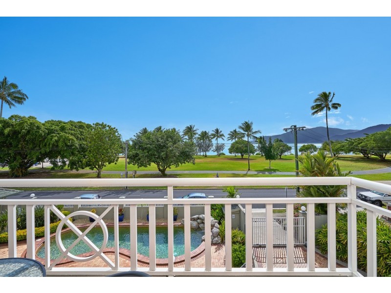 2/267-269 Esplanade, Cairns North QLD 4870