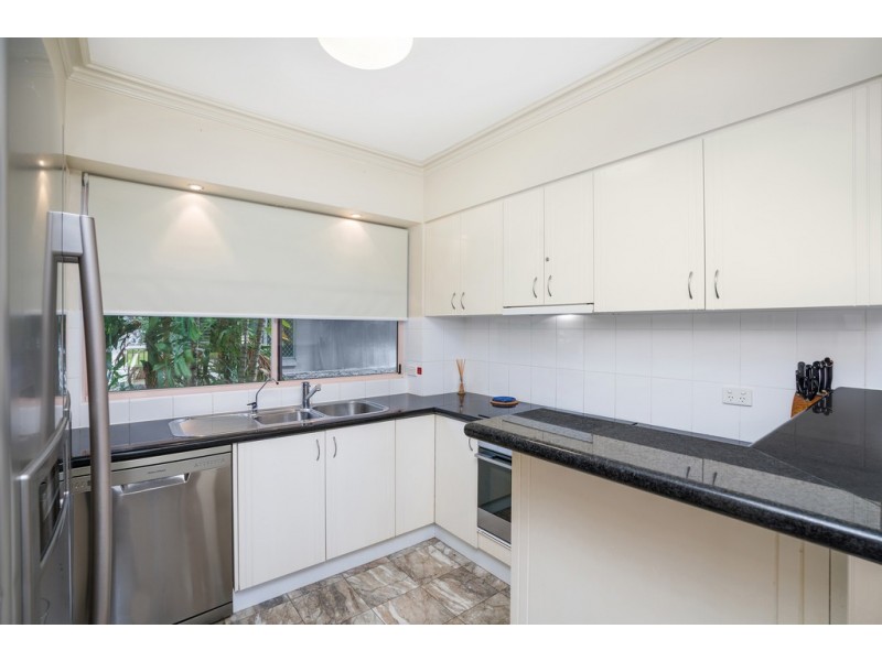 2/267-269 Esplanade, Cairns North QLD 4870