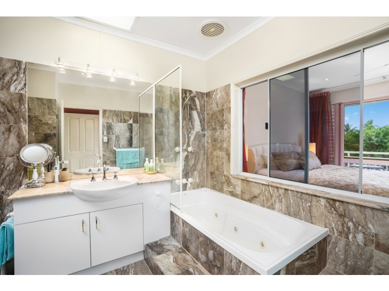 2/267-269 Esplanade, Cairns North QLD 4870