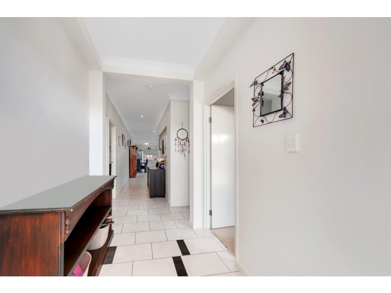 7 Goldberg Close, White Rock QLD 4868