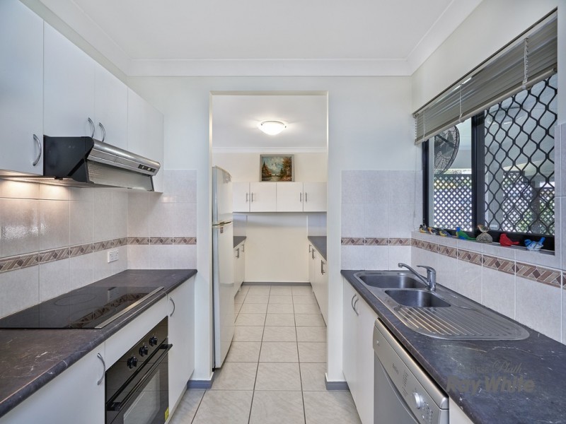 204 Timberlea Drive, Bentley Park QLD 4869