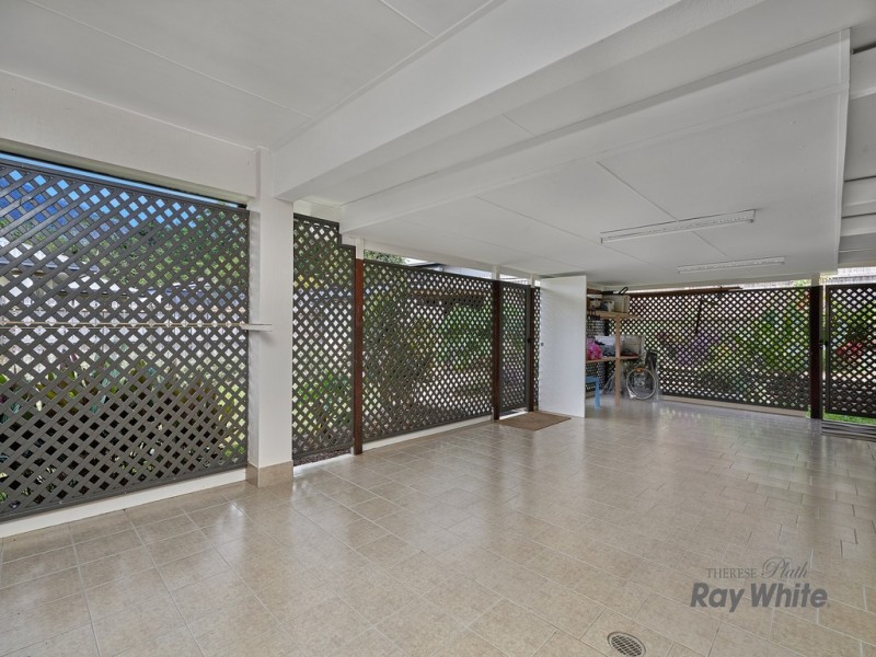 204 Timberlea Drive, Bentley Park QLD 4869