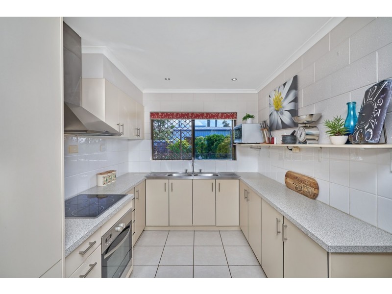 24 Fishburn Street, Bentley Park QLD 4869