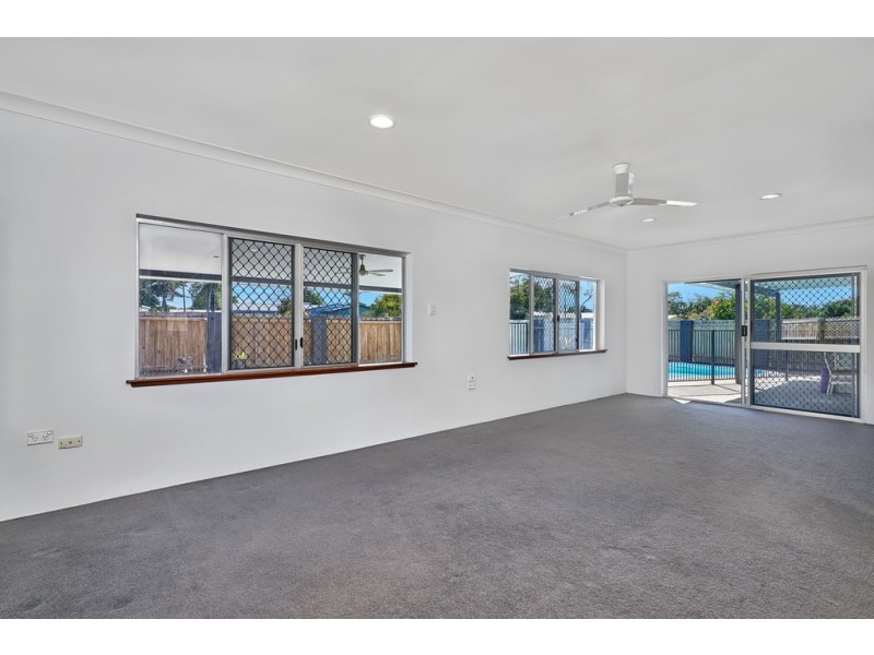32 Sirius Street, Bentley Park QLD 4869