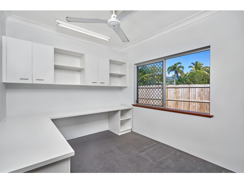 32 Sirius Street, Bentley Park QLD 4869