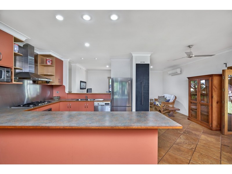 19 Powell Place, Bentley Park QLD 4869