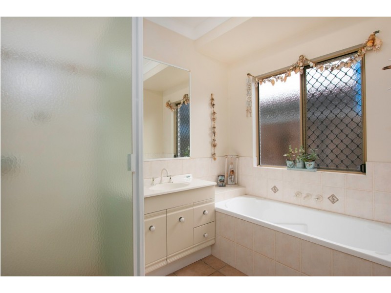 61 Giffin Road, White Rock QLD 4868