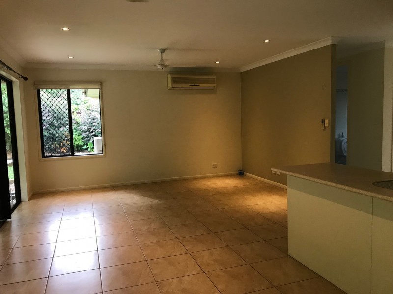Bentley Park QLD 4869