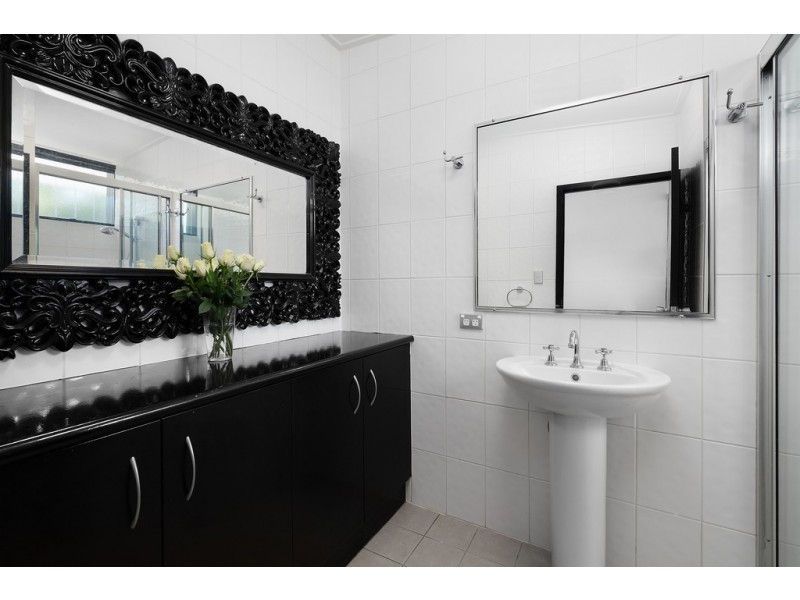 8 Palmerston Street, Aeroglen QLD 4870