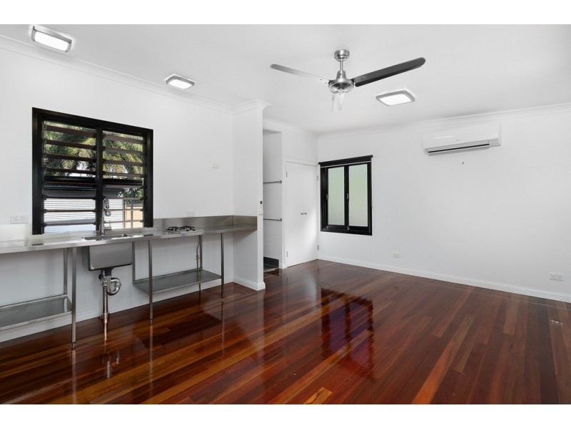 8 Palmerston Street, Aeroglen QLD 4870