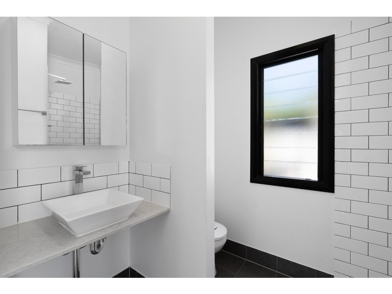 8 Palmerston Street, Aeroglen QLD 4870