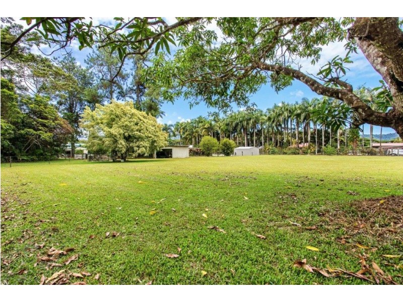 9-11 Lander Close, Deeral QLD 4871