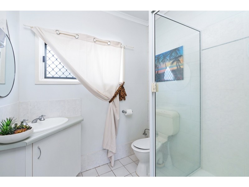 5/4 Atlantic Close, White Rock QLD 4868