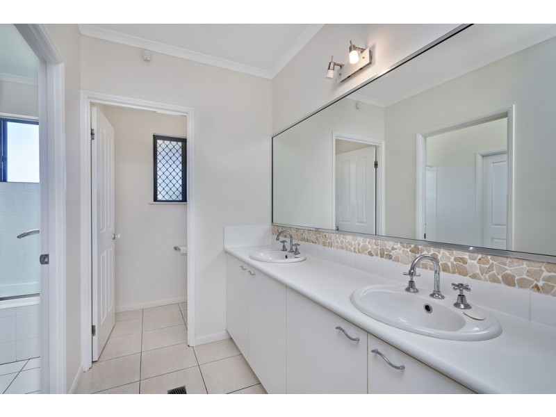 170 Timberlea Drive, Bentley Park QLD 4869