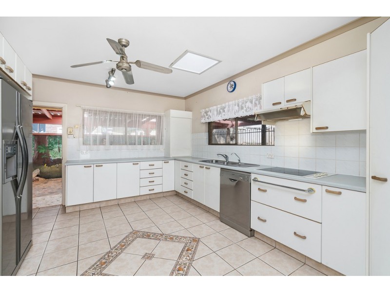 17 Bayview Street, Bayview Heights QLD 4868