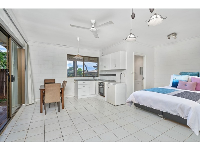 17 Bayview Street, Bayview Heights QLD 4868