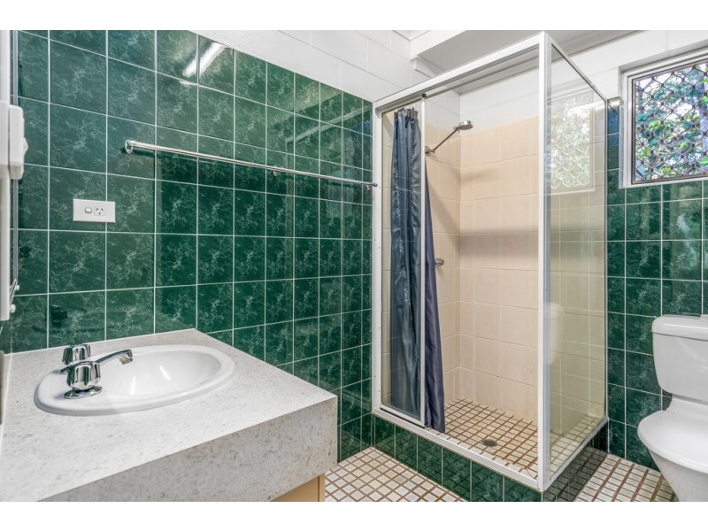 1 and 2/4 Pandora Close, Bentley Park QLD 4869