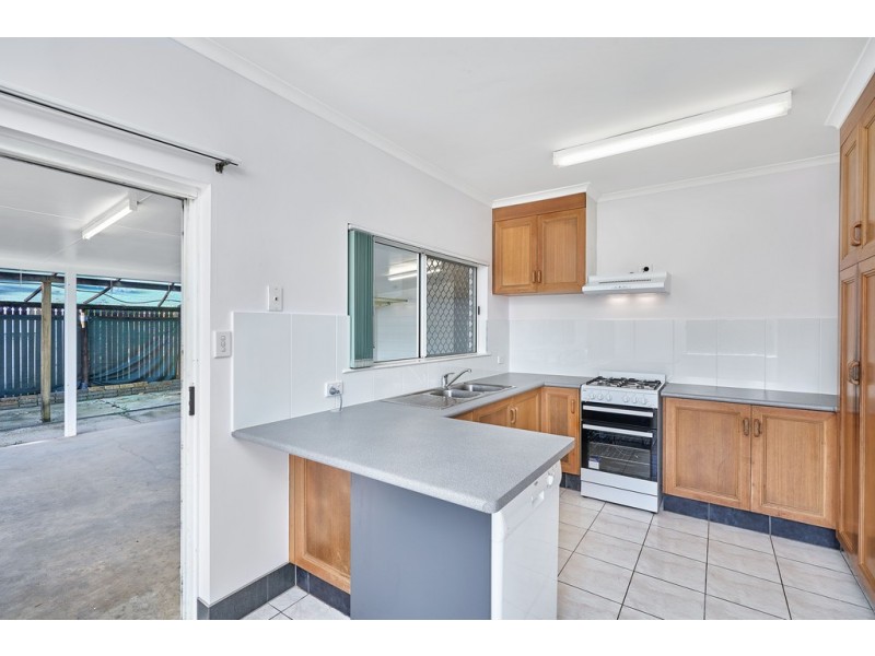 8 Somerset Close, Bentley Park QLD 4869