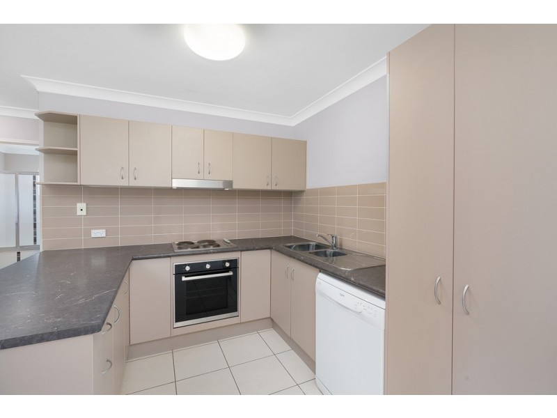 6 Neales Street, Bentley Park QLD 4869