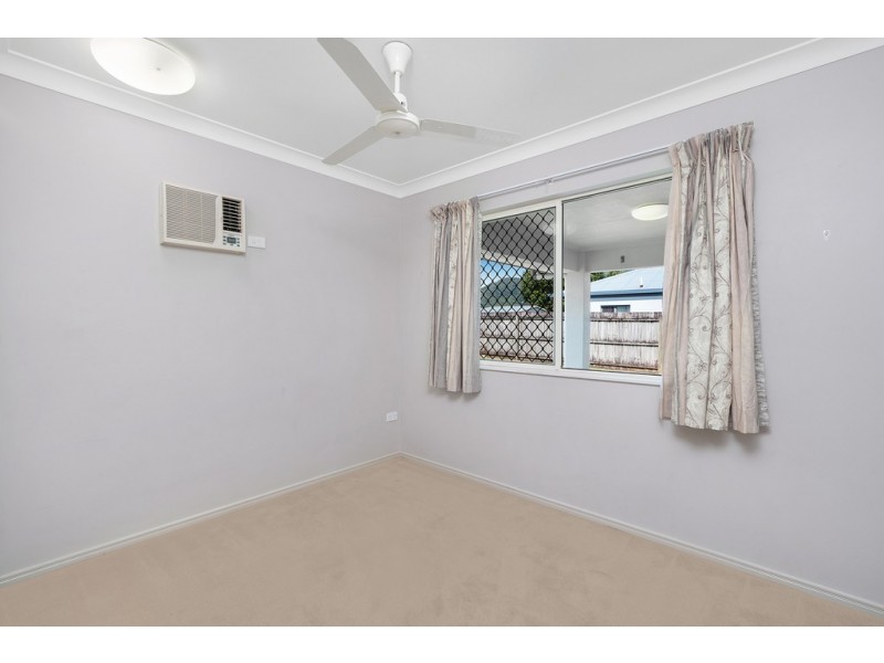 6 Neales Street, Bentley Park QLD 4869