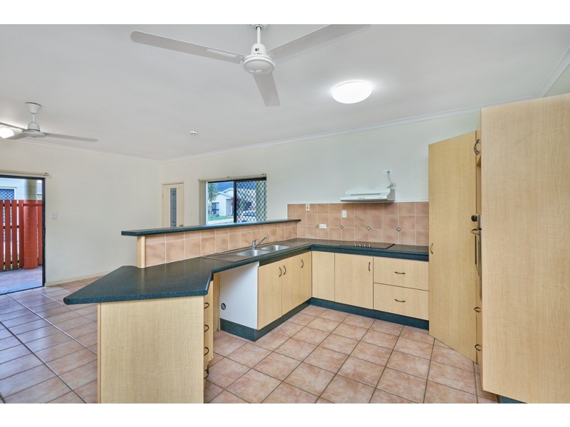 5 Rafferty, White Rock QLD 4868