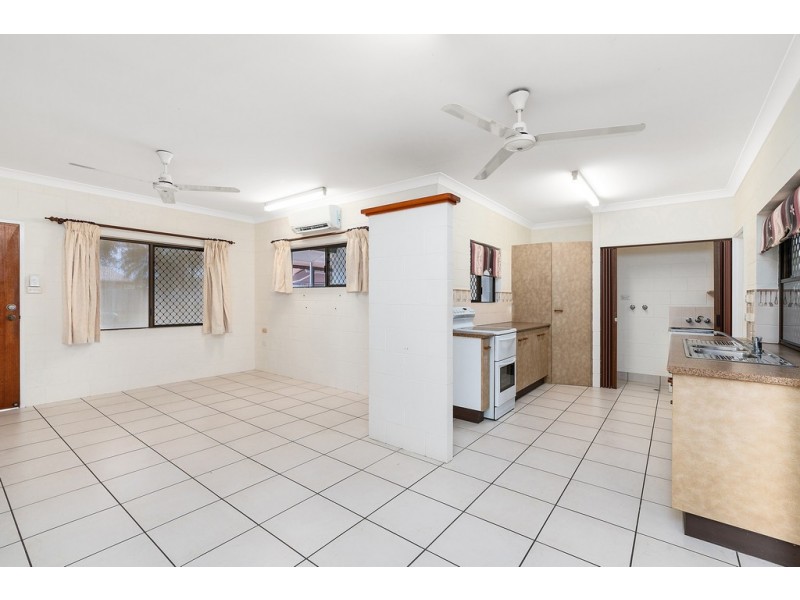 2/21 Massey Street, Edmonton QLD 4869