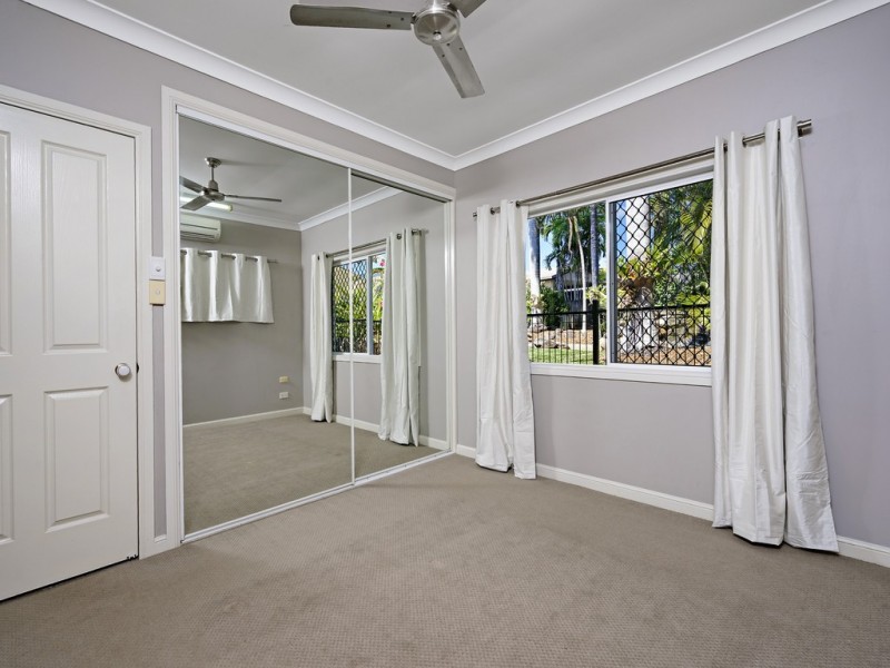 Bentley Park QLD 4869