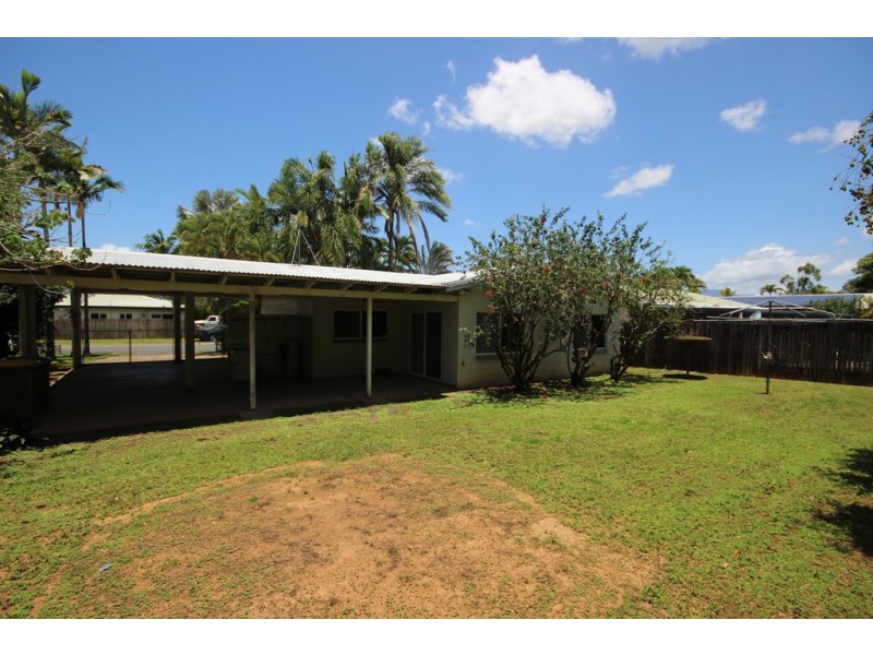 15 Mermaid Close, Bentley Park QLD 4869