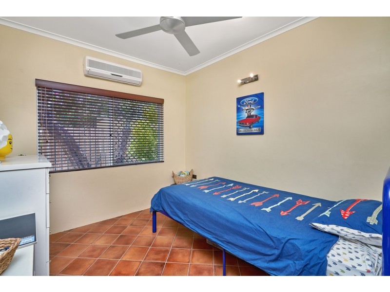 24 Kangaroo Street, Bentley Park QLD 4869
