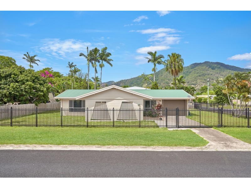 15 Wilcox Close, Manoora QLD 4870