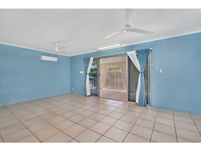 15 Wilcox Close, Manoora QLD 4870