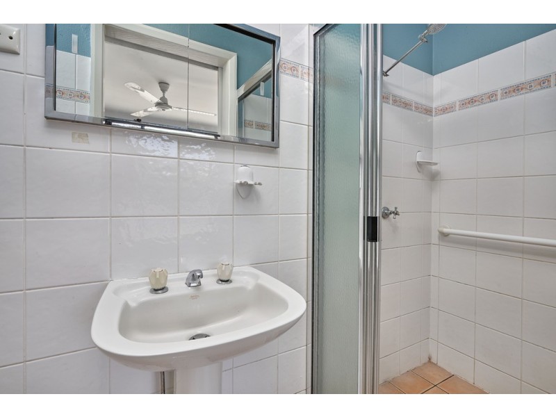 15 Wilcox Close, Manoora QLD 4870