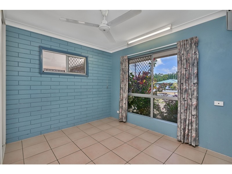 15 Wilcox Close, Manoora QLD 4870