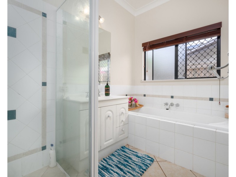 15 Oakblue Drive, Mount Sheridan QLD 4868