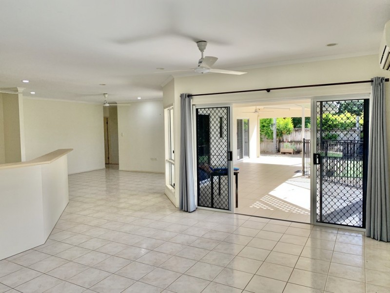 2 Canecutter Road, Edmonton QLD 4869