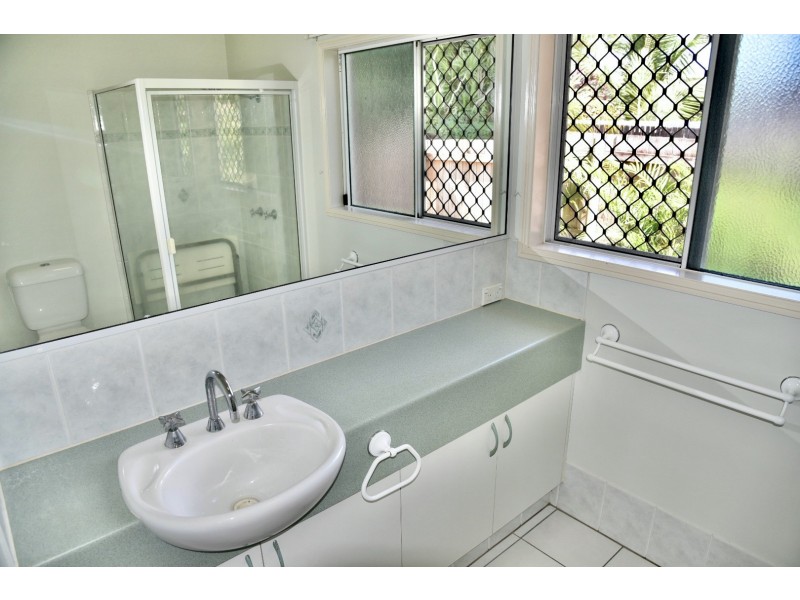 2 Canecutter Road, Edmonton QLD 4869