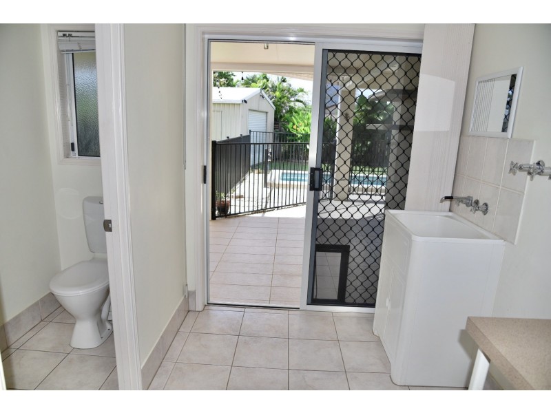 2 Canecutter Road, Edmonton QLD 4869